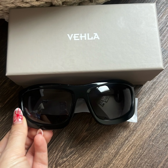 VEHLA Accessories Vehla Billie Sunglasses Poshmark